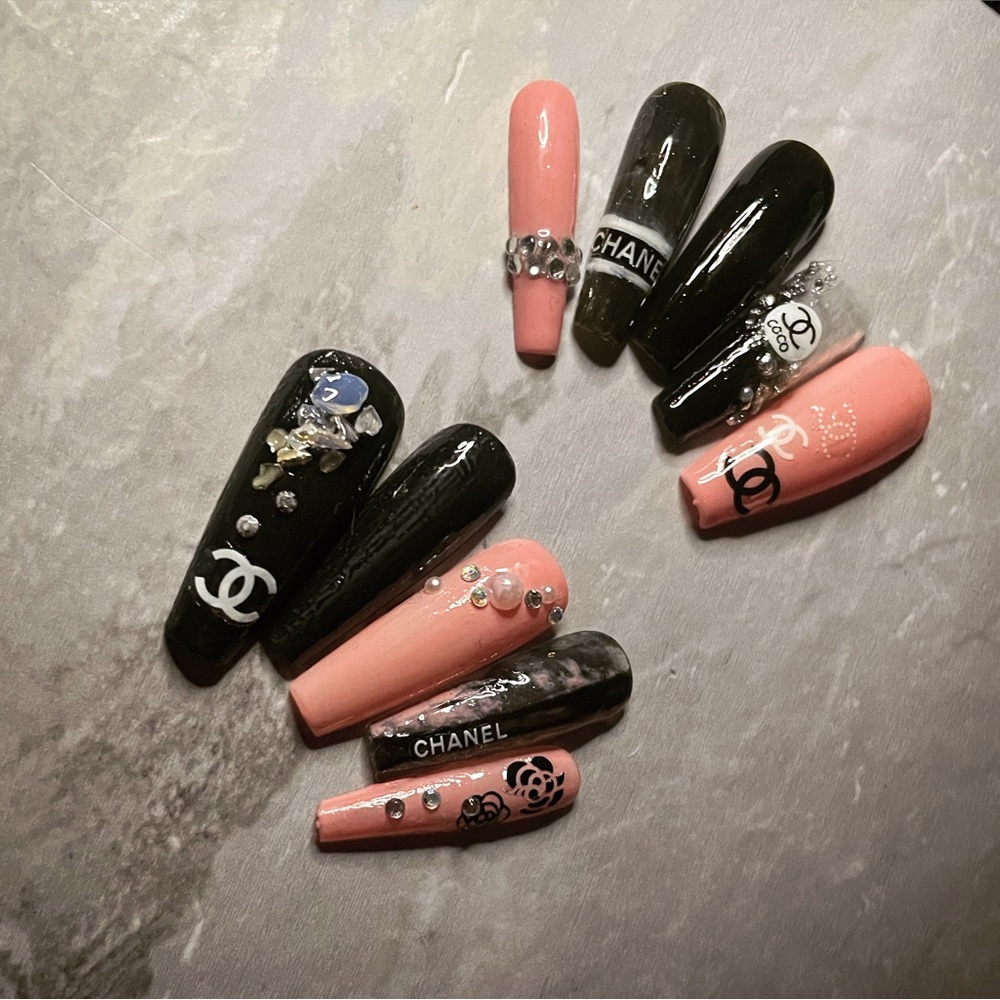 Press on nails
